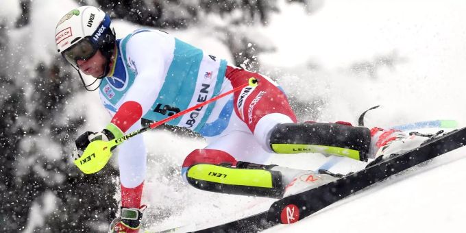 Ramon Zenhäusern fährt in Adelboden um die Slalomstangen. Ramon Zenhäusern fährt in Adelboden um die Slalomstangen.