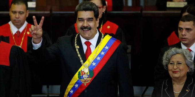 Nicolás Maduro legte vor dem Obersten Gerichtshof seinen Eid für die Amtszeit 2019 bis 2025 ab. Die Vereidigung des venezolanischen Präsidenten Nicolás Maduro.