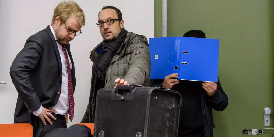Dieser Mann wurde wegen Menschenhandel in München (D) angeklagt.