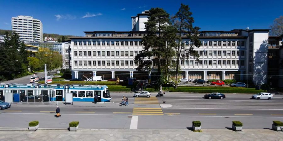 Die Rämistrasse vor dem Unispital Zürich