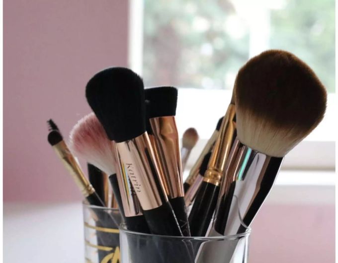 Saubere Schminkpinsel sind die Grundlage für ein schönes Makeup Saubere Schminkpinsel sind die Grundlage für ein schönes Makeup