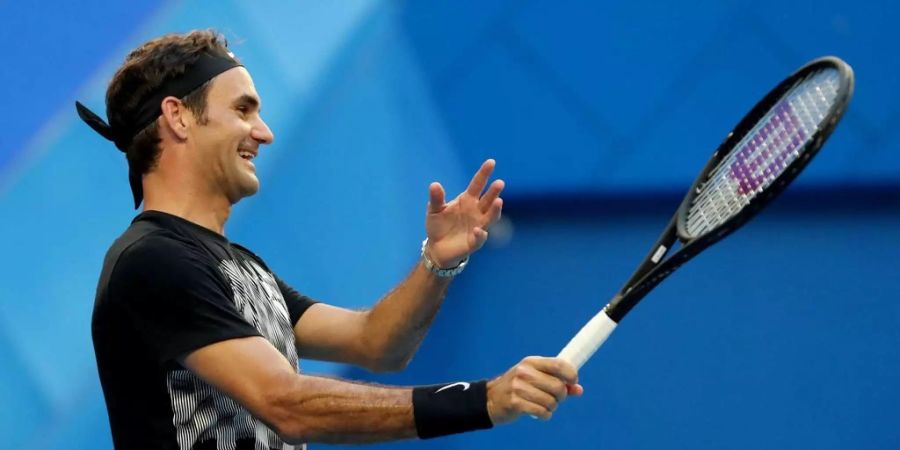 Roger Federer hat gut lachen: Der Baselbieter gewinnt auch sein zweites Einzel am Hopman Cup.