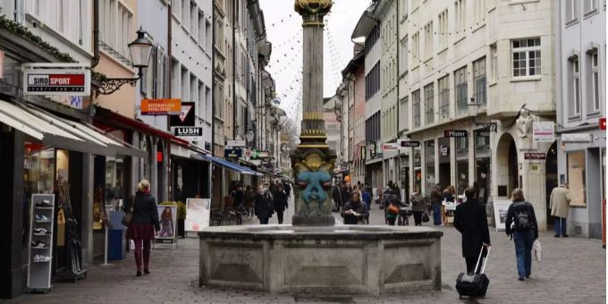 Die Marktgasse in der Winterthurer Altstadt. Die Marktgasse in der Winterthurer Altstadt.