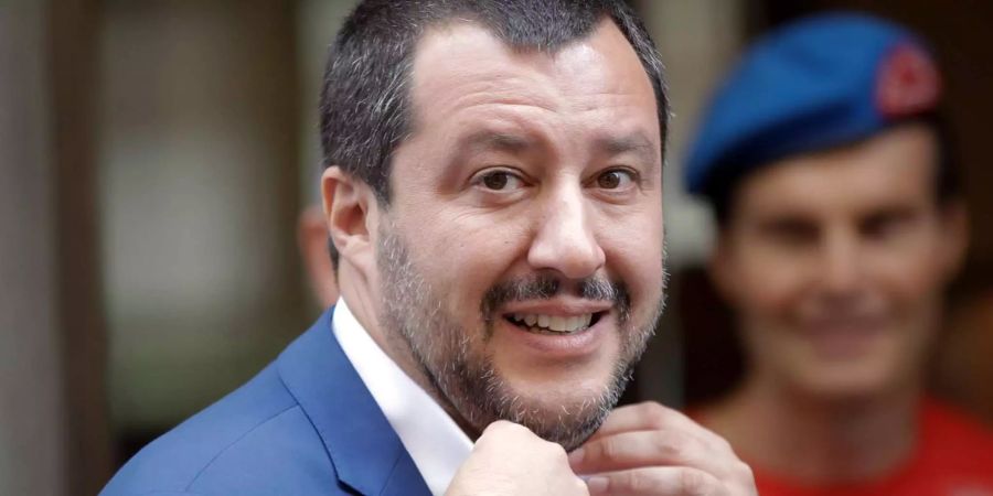 Der italienische Innenminister Matteo Salvini kommt zu einem Mittagessen in einem Hotel in Mailand.