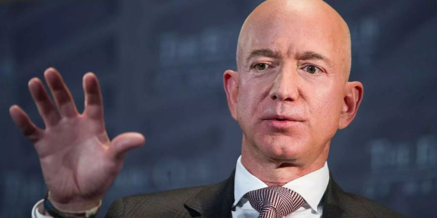 Jeff Bezos, Gründer und CEO von Amazon, spricht im Economic Club of Washington auf der Milestone Celebration in Wahsington.