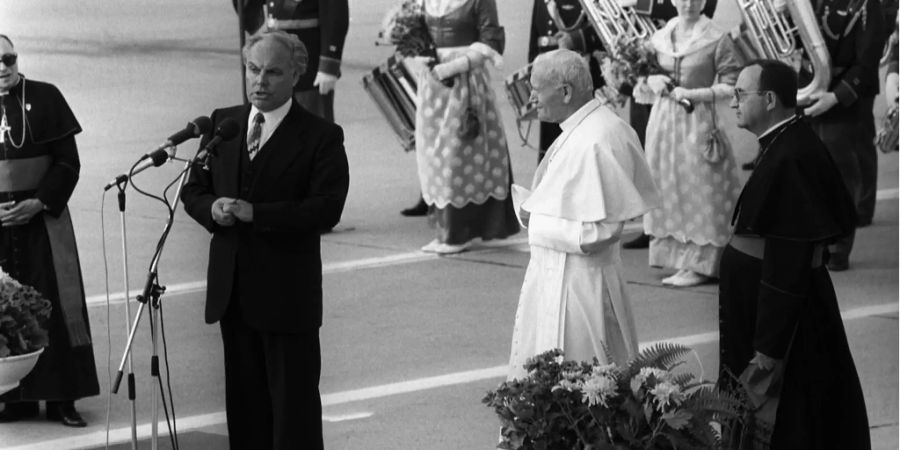 Damals wollte der Papst unbedingt im Wallis vorbeischauen.