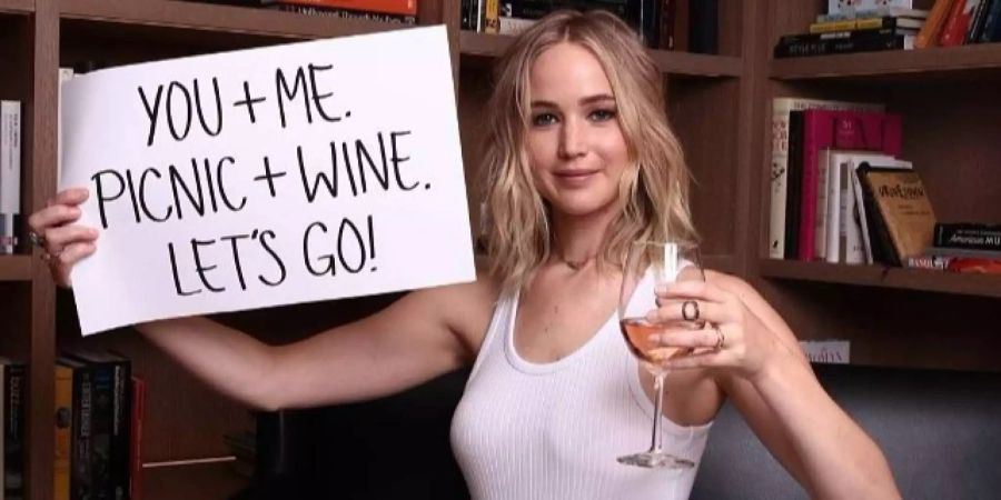 Jennifer Lawrence mag Alkohol, Cannabis - und offensichtlich Picnics.