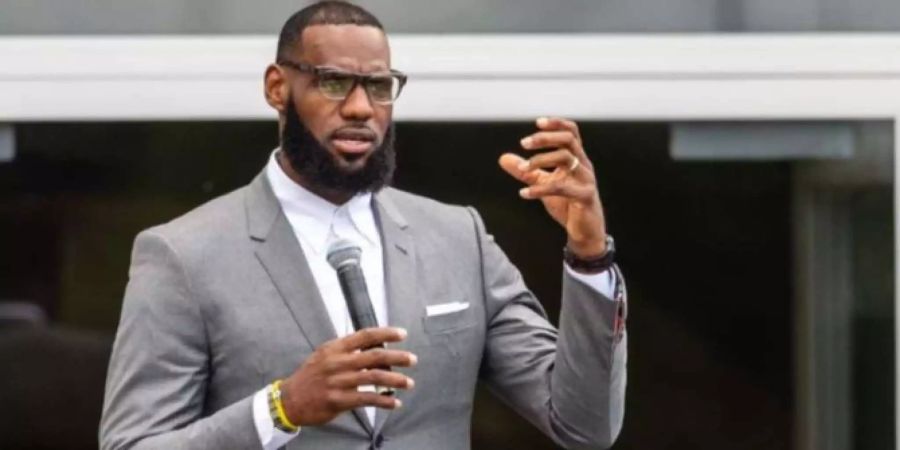 Nach Trumps Ohrfeige, bekommt LeBron James von dessen Frau Melania guttuende Worte.