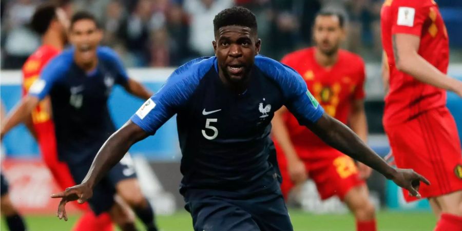 Umtiti bringt Frankreich mit 1:0 in Führung.