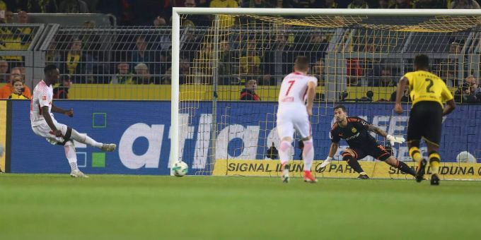 Das Fussball-Wochenende - Rekorde, Penaltys, Nasenkratzer