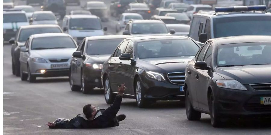 In der Ukraine kam es gleich zu zwei schweren Verkehrsunfällen (Symbolbild).