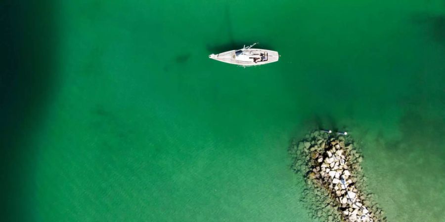 Das Schiff trieb ohne Führer auf dem Neuenburgersee.