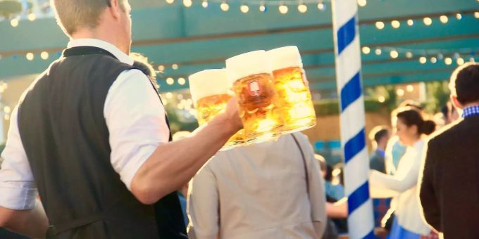 Höhere Umsatzpacht - Das Bier am Oktoberfest wird so teuer wie noch nie