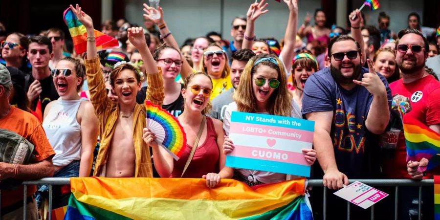 Auch für die Zuschauer der Parade sind Regenbögen ein Muss.