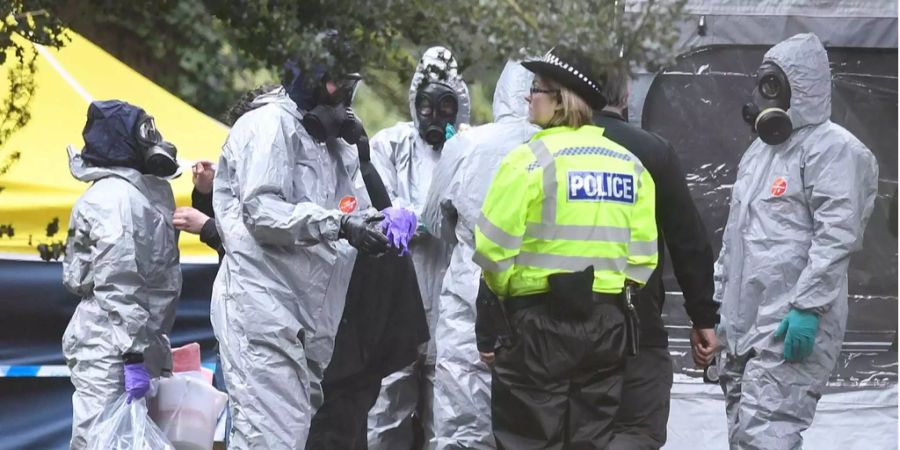 Forensiker der Polizei im südenglischen Salisbury