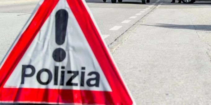 In Ascona TI - Frau fällt auf Autobahn und wird von LKW überrollt