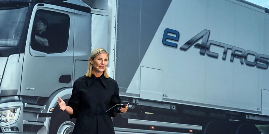 Daimler stellt Serienversion für E-Lastwagen vor (Archivbild)