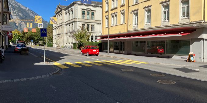 Unfallstelle Hauptstrasse in Glarus. Hauptstrasse in Glarus