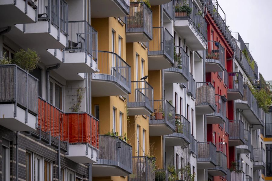 Hinzu kommt: Inflation, Mieterhöhungen und hohe Stromkosten machen das Wohnen – und das Leben – teuer. (Symbolbild)