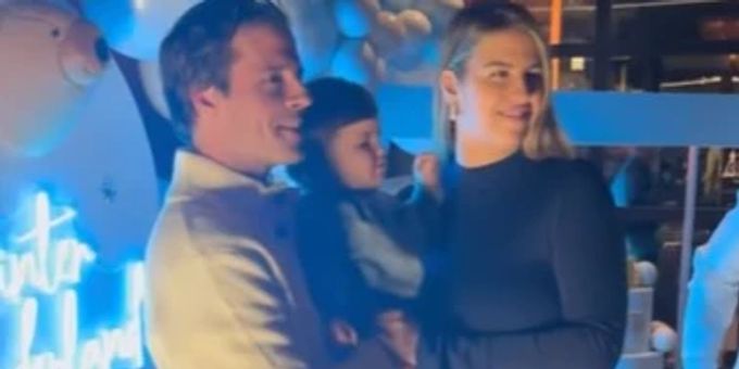 Shots & Live-Band - So wild feiert Ex-Bachelor Vujo Geburi seines Babys