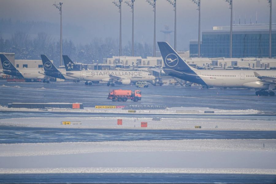 Der Münchner Flughafen war etwa drei Tage lang komplett lahmgelegt.