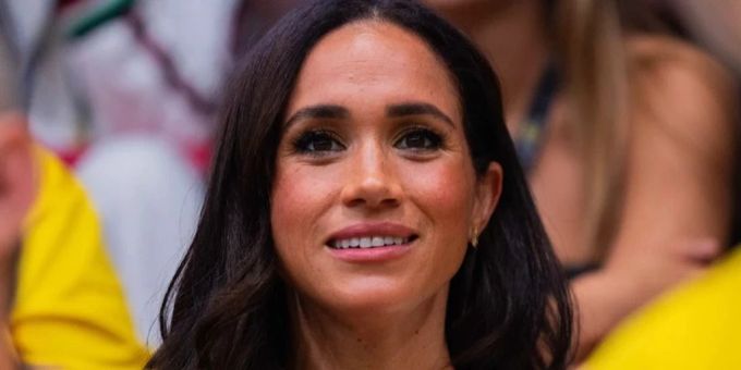 Meghan Markle hält offenbar trotz allem zu ihrem Schwiegervater Charles. Meghan Markle