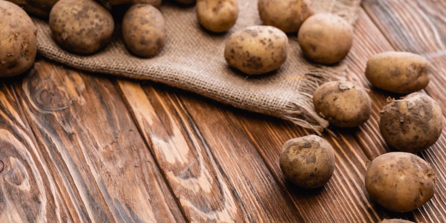 Bei uns in Europa fühlt sich die Kartoffel in vielen Gerichten zu Hause. Doch ist die Kartoffel eigentlich glutenfrei?