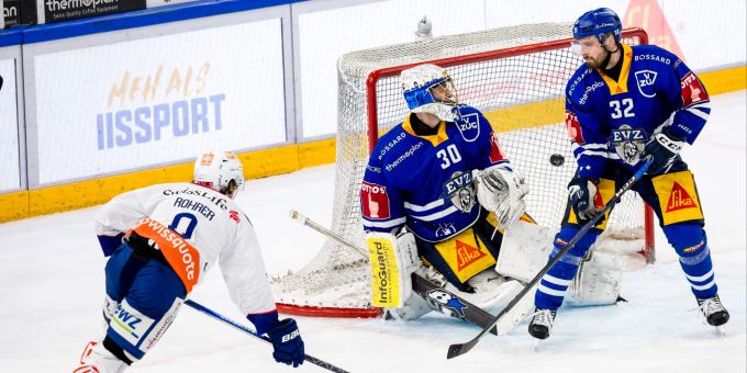 Vinzenz Rohrer (l.) spielt in dieser Saison sehr gut. ZSC Zug National League
