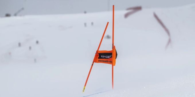 Das Wetter macht den Organisatoren in Zermatt/Cervinia erneut einen Strich durch die Rechnung: Auch die Frauen-Abfahrt vom Sonntag wird abgesagt. Wetter Zermatt