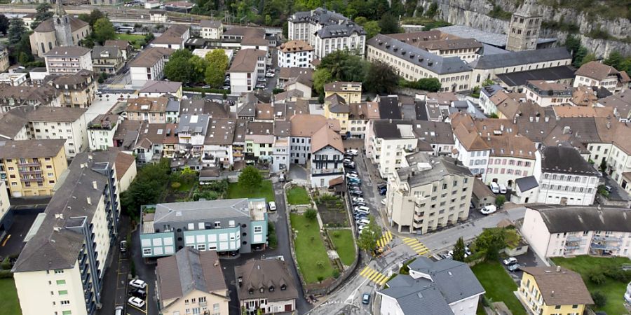 Die Walliser Kantonspolizei hat am Mittwoch und Donnerstag in der Abteil von Saint-Maurice Ermittlungen durchgeführt. (Archivbild)