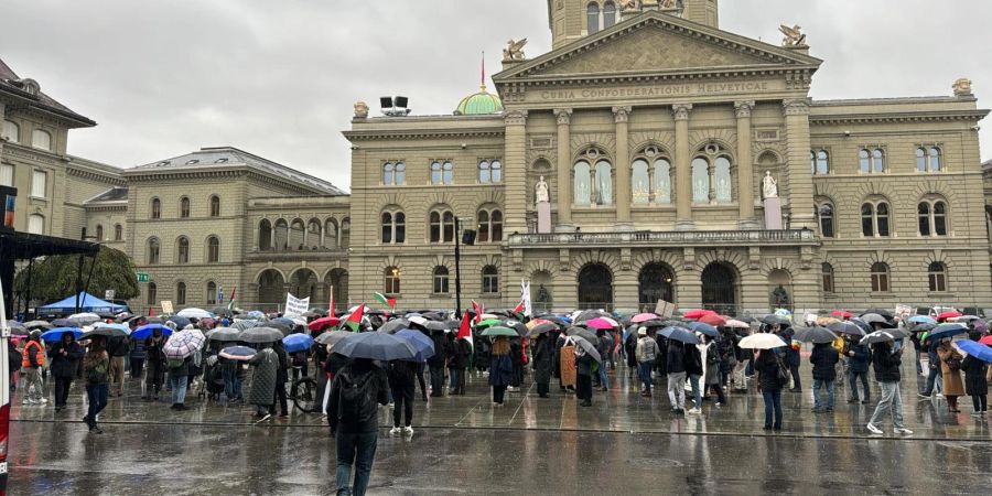 Kurz vor dem Start der Palästina-Demo in Bern.