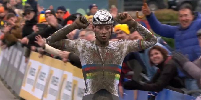Mathieu van der Poel feiert in Belgien seinen achten Sieg im achten Rennen. Mathieu van der Poel
