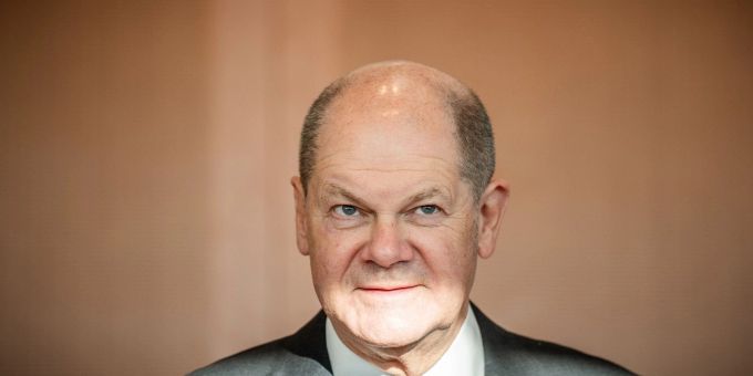 Bundeskanzler Olaf Scholz (SPD) will den Haushalt mit Sorgfalt überarbeiten. Bundeskanzler Olaf Scholz (SPD) will den Haushalt mit Sorgfalt überarbeiten.