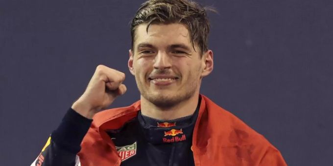 Der Niederländer Max Verstappen vom Team Red Bull jubelt über seinen WM-Titel. Foto: Kamran Jebreili/AP POOL/dpa Der Niederländer Max Verstappen vom Team Red Bull jubelt über seinen WM-Titel. Foto: Kamran Jebreili/AP POOL/dpa