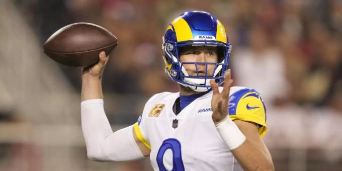 Quarterback Matthew Stafford von den Los Angeles Rams in Aktion. Foto: Tony Avelar/FR155217 AP/dpa Quarterback Matthew Stafford von den Los Angeles Rams in Aktion. Foto: Tony Avelar/FR155217 AP/dpa