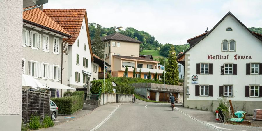 Dorfstrasse in der Gemeinde Gansigen.