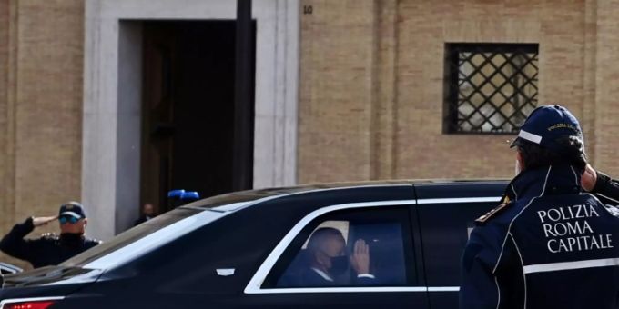 Biden in Rom in seiner Limousine Biden in Rom in seiner Limousine