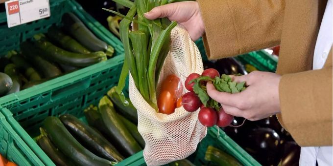 Adieu Plastiksäckli - Coop setzt bei Grünzeugs auf Mehrwegbeutel