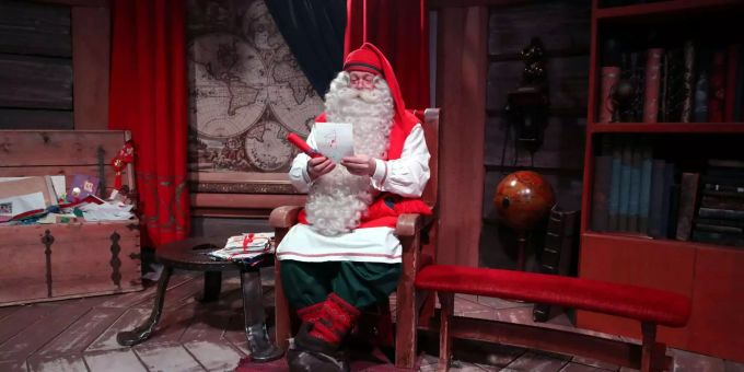 Weihnachtsmann starb bei einer Schulaufführung in Italien. (Symbolbild) Weihnachtsmann starb bei einer Schulaufführung in Italien. (Symbolbild)