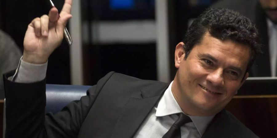 Sergio Moro klagt ohne Rücksicht auf Namen Spitzenpolitiker und Manager an.