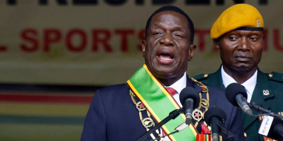 Emmerson Mnangagwa ernennt zwei Militärs zu Vizepräsidenten.