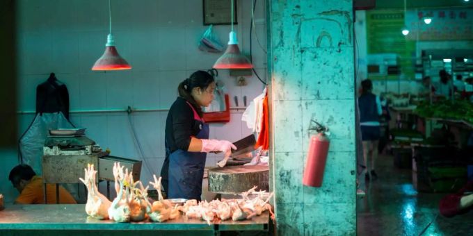 Immer mehr Chinesen jagen dem Traum eines besseren Lebens in der Schweiz hinterher. Doch sie bleiben unsichtbar. China Restaurant