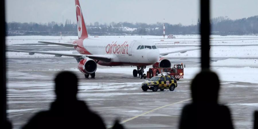 Ein Flugzeug der Airberlin in Düsseldorf.