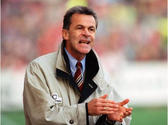 Ottmar Hitzfeld als Trainer des BVB 1997. Mit den Borussen gewann er unter anderem in der Saison 1996/97 die Champions League. Ottmar Hitzfeld
