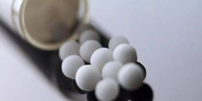 Präparate ausserhalb des Leistungskatalogs der Krankenkassen, wie zum Beispiel homöopathische Mittel, müssen Hartz-IV-Empfänger dem Gericht zufolge selbst zahlen. Foto: Karl-Josef Hildenbran Präparate ausserhalb des Leistungskatalogs der Krankenkassen, wie zum Beispiel homöopathische Mittel, müssen Hartz-IV-Empfänger dem Gericht zufolge selbst zahlen. Foto: Karl-Josef Hildenbran