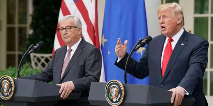 Jean-Claude Juncker und Donald Trump haben sich am Mittwoch in Washington getroffen. Jean-Claude Juncker und Donald Trump haben sich am Mittwoch in Washington getroffen.