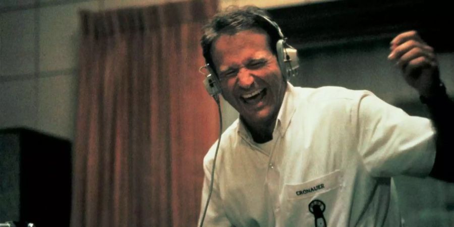 Das Leben von Adrian Cronauer wurde im Film «Good Morning, Vietnam» vom 2014 verstorbenen Schauspieler Robin Williams verkörpert.