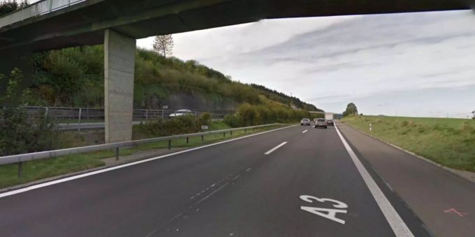 Bei Wädenswil ZH - Autobahn A3 nach Unfall gesperrt