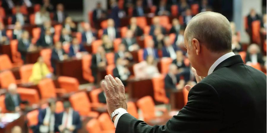 Erdogan hat gut Winken: Das Parlament kann ihm in Zukunft weniger reinreden.