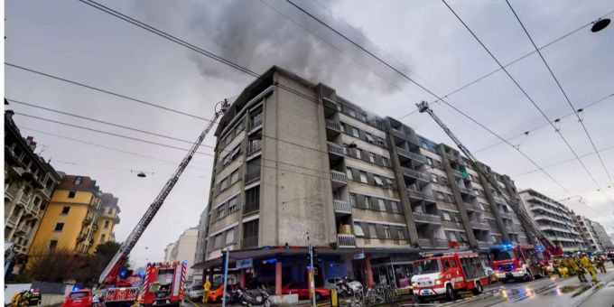 Das Haus brannte in einem Vorort von Paris (Symbolbild). Das Haus brannte in einem Vorort von Paris (Symbolbild).